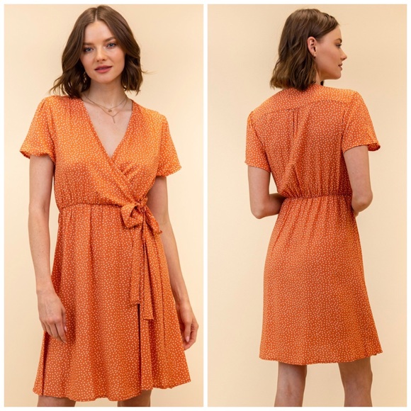 🆕Wrap style polka dot dress - Picture 4 of 5